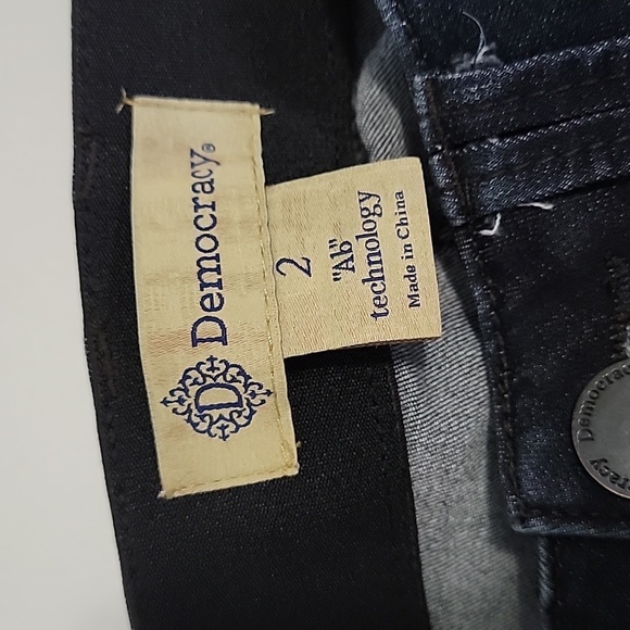 Democracy Women's Ab Solution Straight Leg Jeans/Size 2. - Picture 4 of 10
